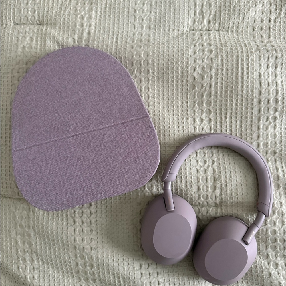 Sony WH-1000XM5 Bluetooth Wireless Noise-Canceling Headphones (Smoky Pink)